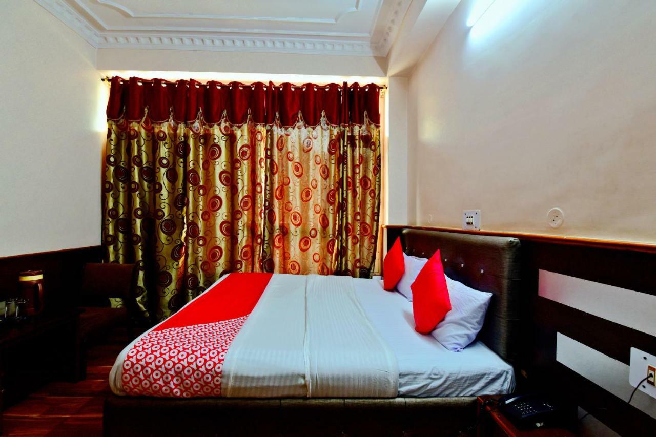 Oyo 26909 Hotel Paras Mandi Exteriör bild