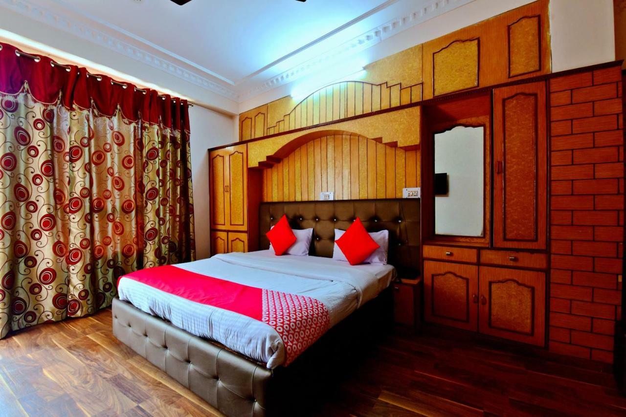 Oyo 26909 Hotel Paras Mandi Exteriör bild
